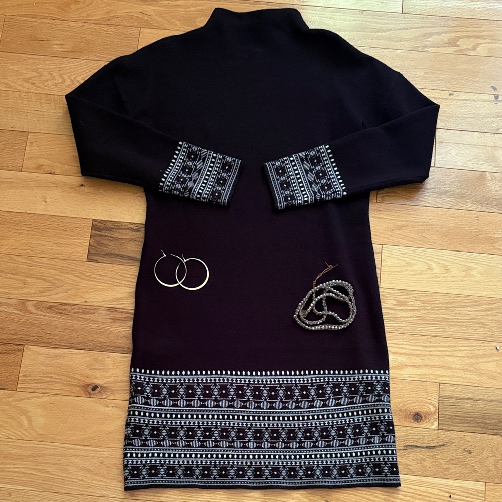 Rachel Zoe - Patterned Women's Sweater- FREE bracelet and earrings
